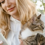 Символическое изображение кошачьих образов в цифровом искусстве